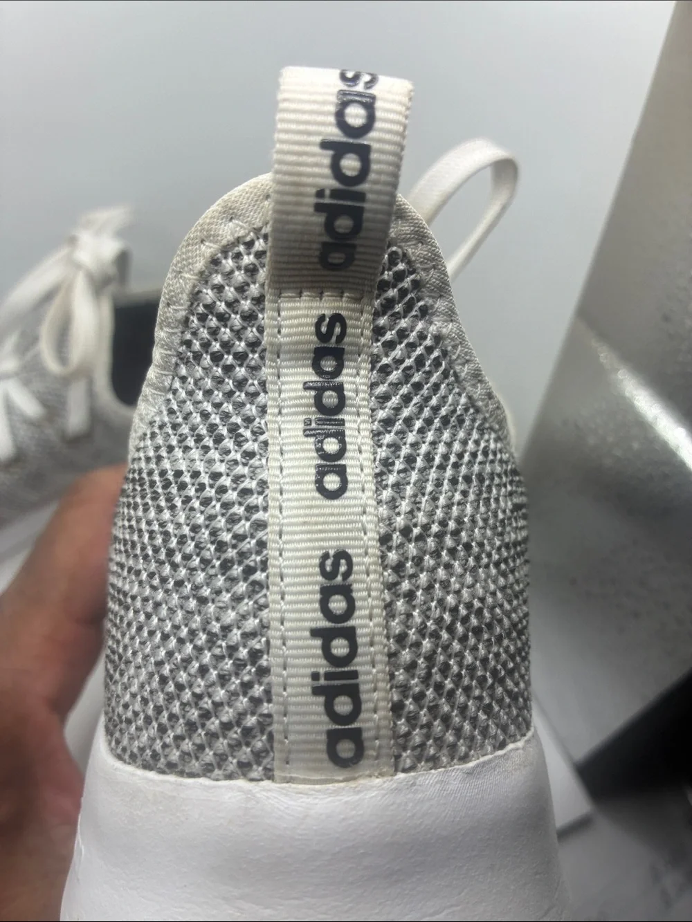 ADIDAS WOMENS RUNNING SHOE/ COMFORT FIT/ SLIDE ON/ LACE FRONT DESIGN /. SIZE 8